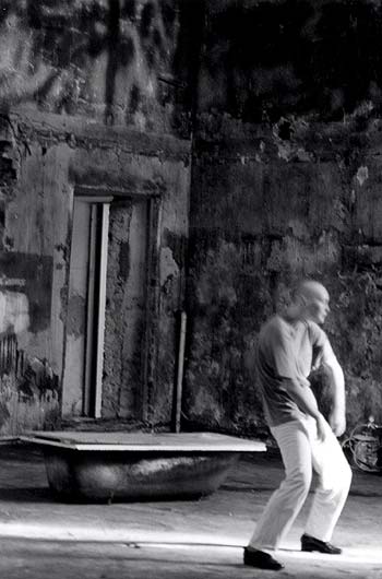 VERTICAL. Solo im Haus #14.  Anna Budanova. Foto - Anna Bogodist